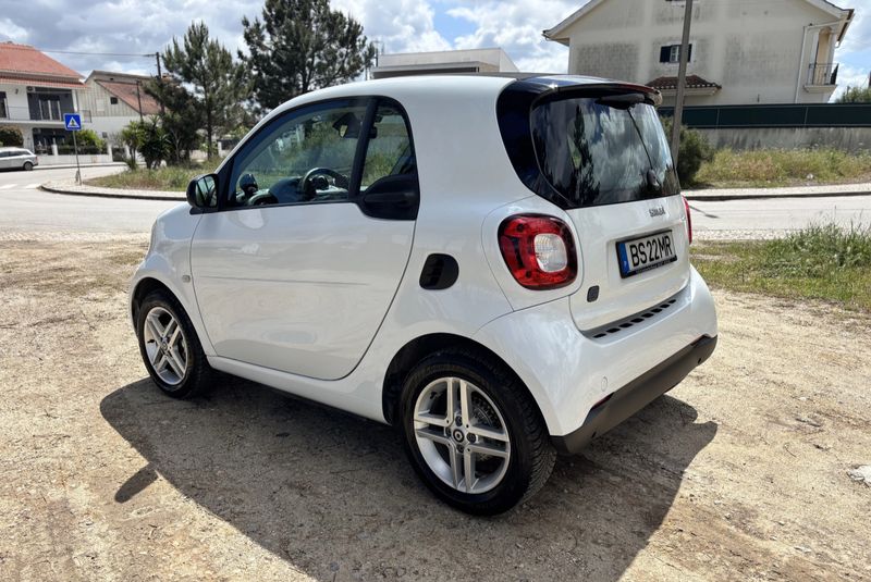 Smart Fortwo coupé • 2021 • 14,000 km 3