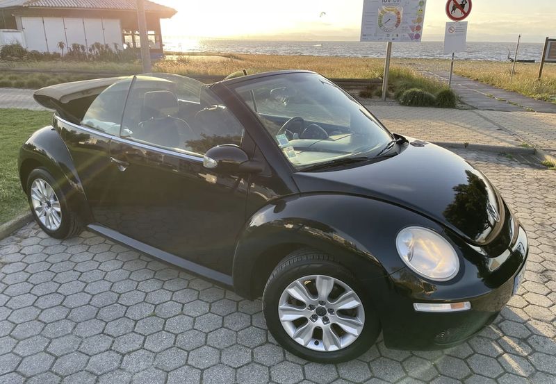 Volkswagen New Beetle • 2010 • 114,468 km 1