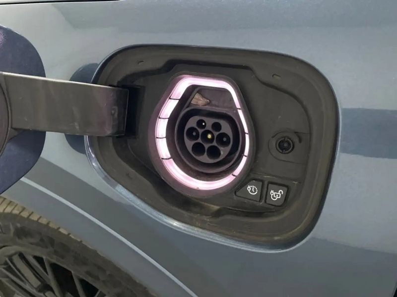 Ford Kuga • 2023 • 51,000 km 2