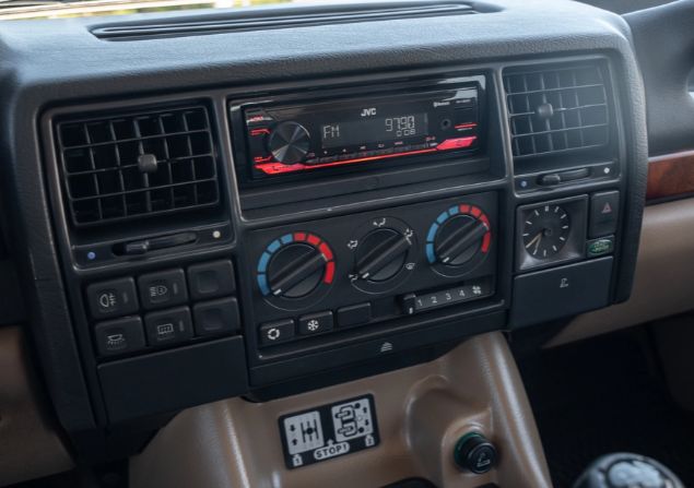 Land Rover Range Rover • 1996 • 273,000 km 6
