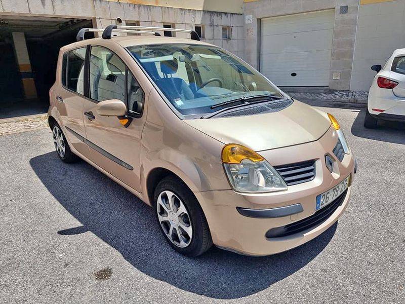 Renault Scénic • 2004 • 180,000 km 1