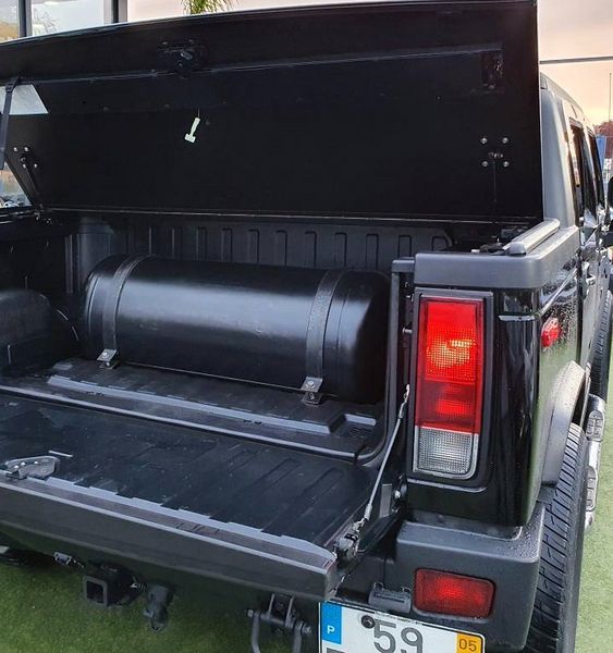 Hummer H2 • 2005 • 90,000 km 7