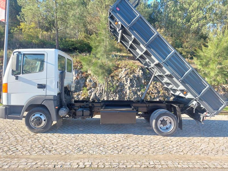 Nissan Cabstar E - T • 2001 • 120,000 km 1