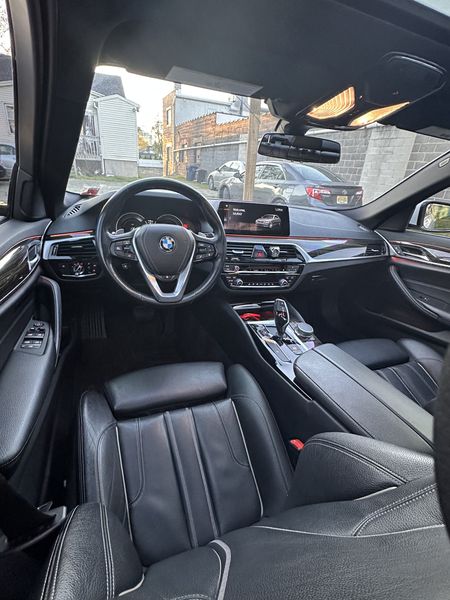 BMW 5 Series • 2018 • 63,000 km 7