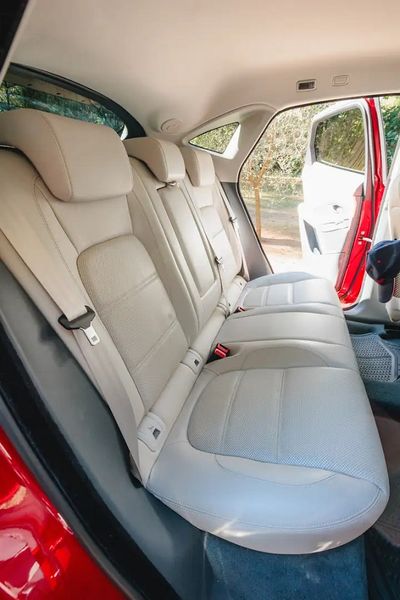 Jaguar E-PACE • 2019 • 72,600 km 15