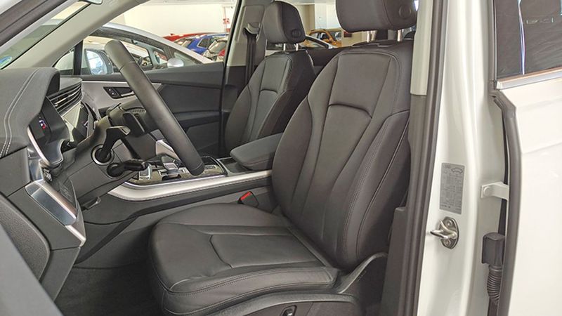 Audi Q7 • 2021 • 9,800 km 2