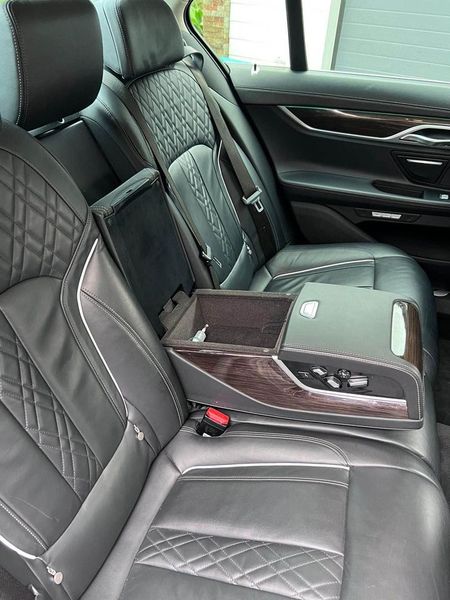 BMW 7 Series • 2019 • 80,000 km 6