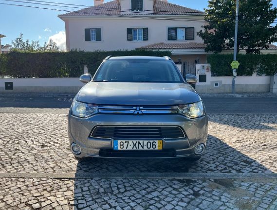 Mitsubishi Outlander • 2013 • 246,000 km 1