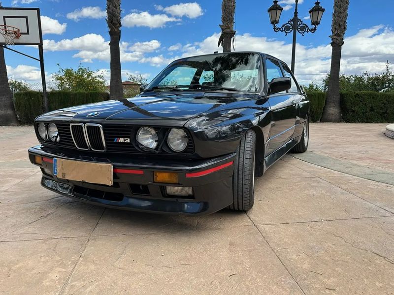 BMW M3 • 1986 • 165,500 km 2