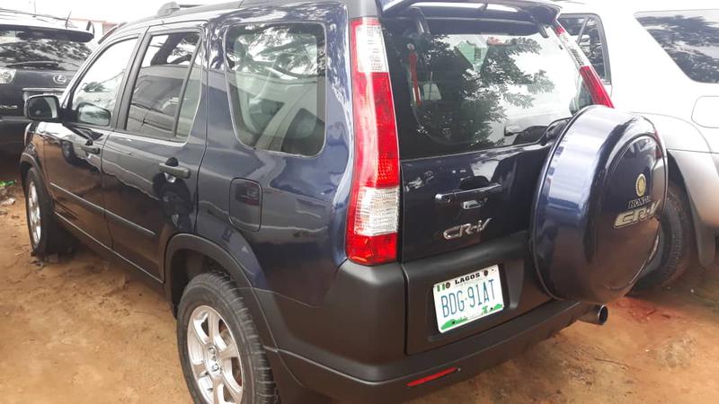 Toyota RAV4 • 2007 • 14,374 km 8