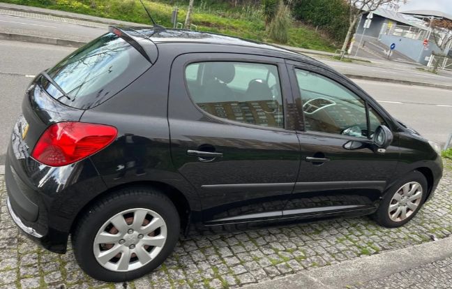 Peugeot 207 • 2007 • 142,000 km 2