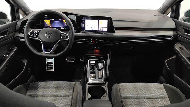 Volkswagen Golf • 2023 • 35,541 km 6