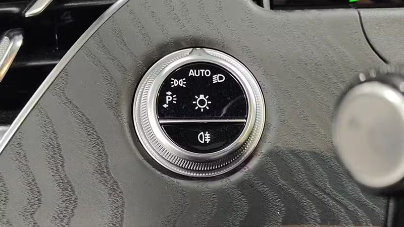 Mercedes-Benz E • 2024 • 55,299 km 29