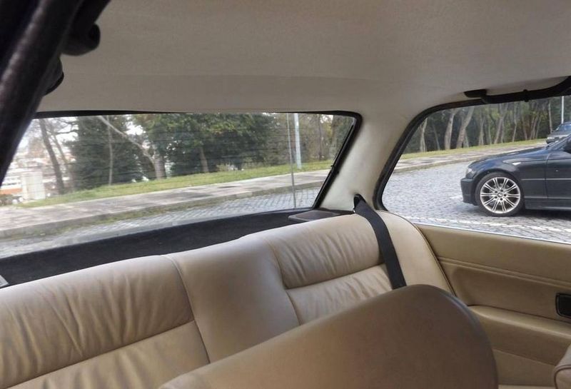 BMW 328i • 1981 • 197,000 km 3