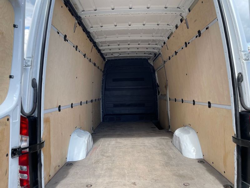 Mercedes-Benz Sprinter • 2017 • 132,000 km 3
