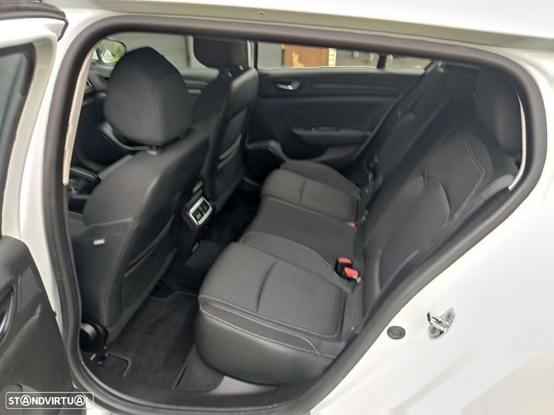 Renault Mégane • 2017 • 136,000 km 5