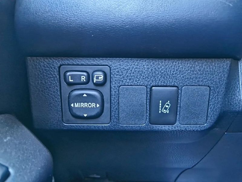 Toyota RAV4 • 2018 • 96,000 km 15