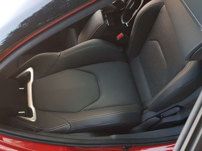 Toyota Corolla Hybrid • 2019 • 79,000 km 5