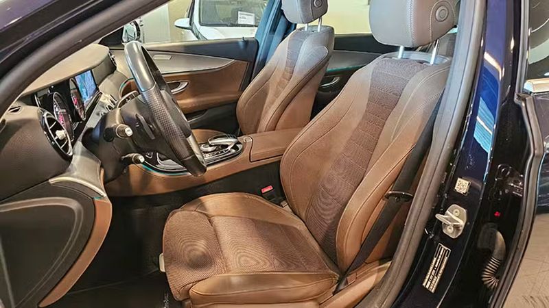 Mercedes-Benz E-Class • 2017 • 46,800 km 8