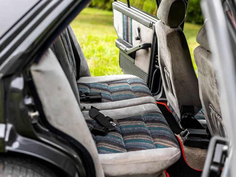 Oldsmobile LSS • 1990 • 100,500 km 14