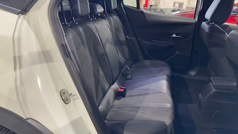 Peugeot 2008 • 2022 • 103,497 km 2
