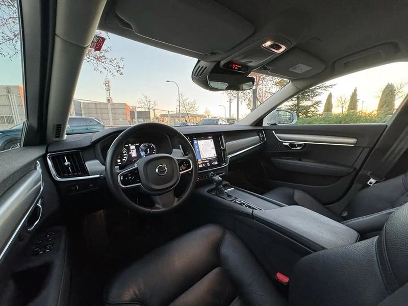 Volvo V90 • 2019 • 79,000 km 9