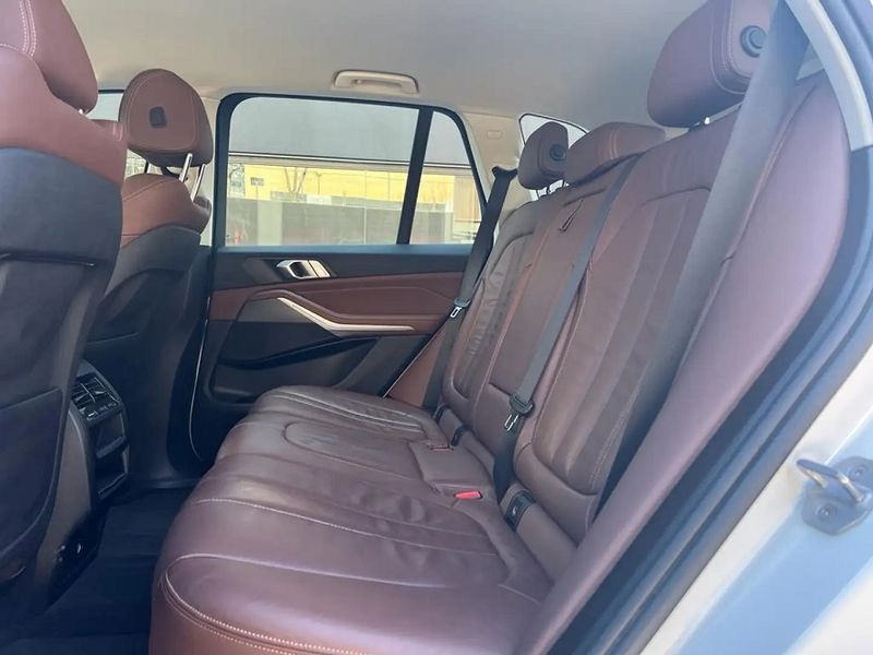 BMW X5 • 2019 • 68,000 km 7