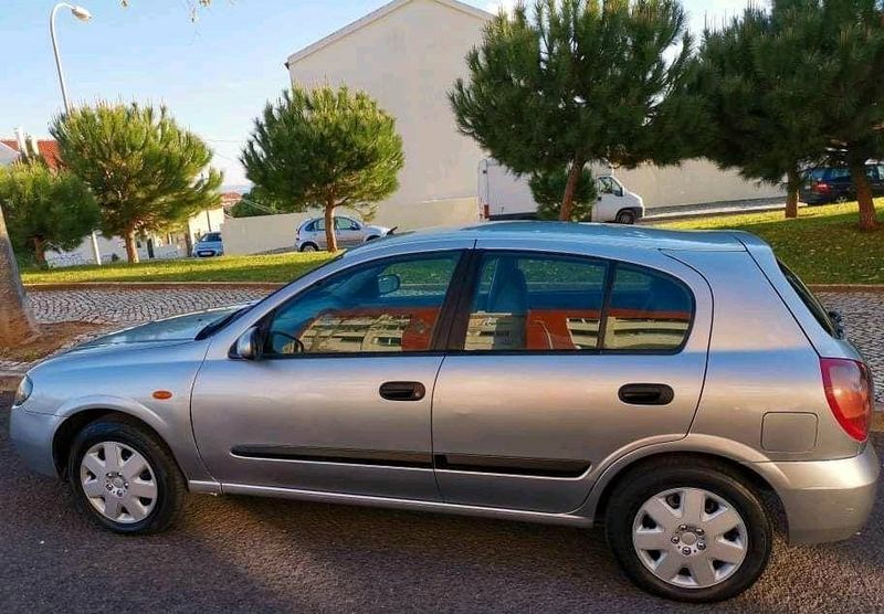 Nissan Almera • 2003 • 200,000 km 2