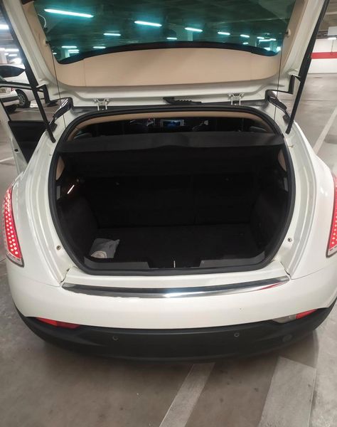 Lincoln Premiere • 2010 • 200,000 km 4