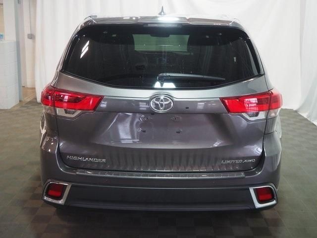 Toyota Highlander Hybrid • 2020 • 29,097 km 3