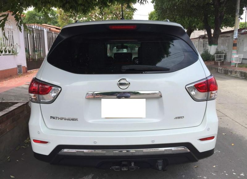 Nissan Pathfinder • 2015 • 100,000 km 5