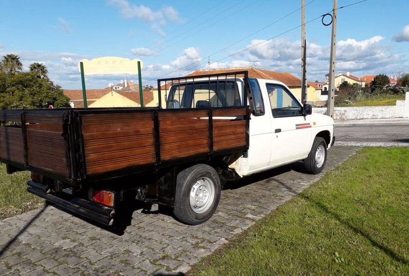 Nissan Pickup • 1993 • 200,000 km 6