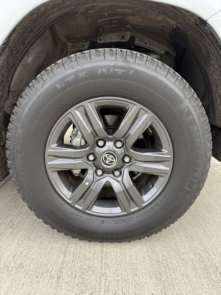 Toyota Hilux • 2024 • 13,600 km 3