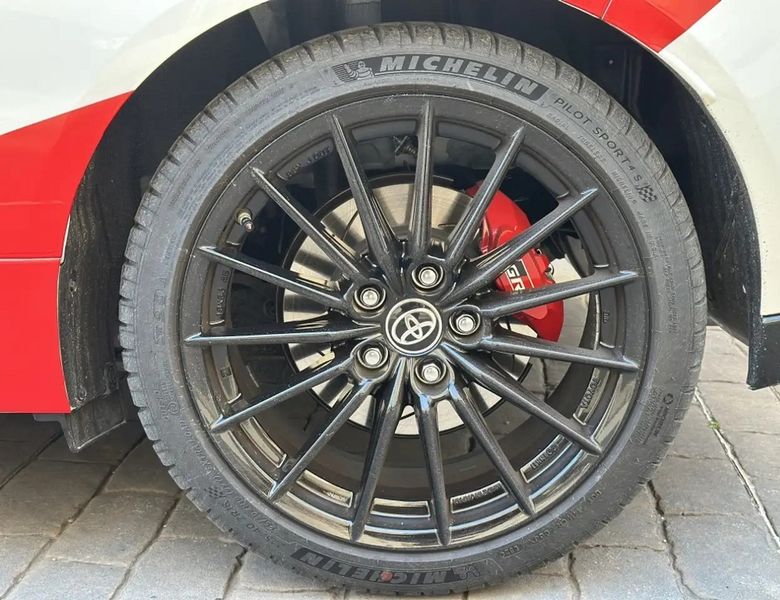 Toyota Yaris • 2024 • 19,600 km 8