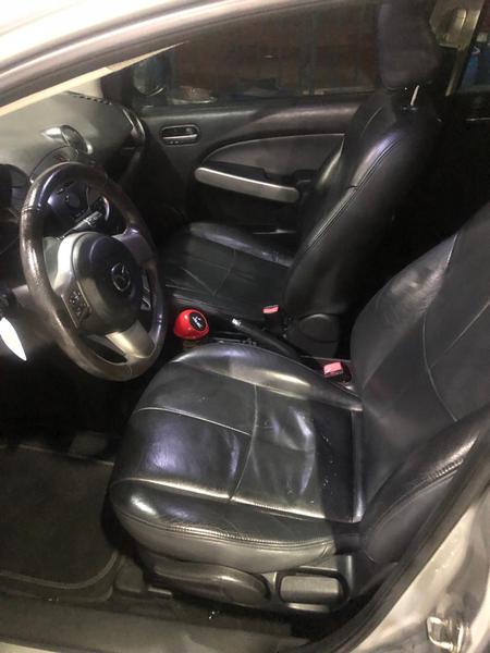 Mazda 2 • 2011 • 136,000 km 3