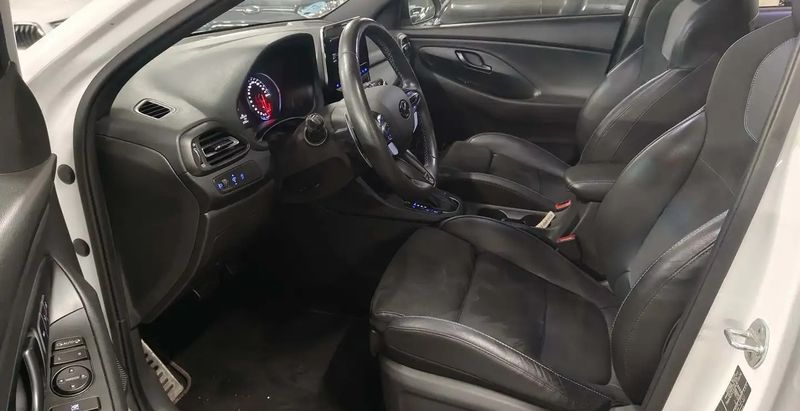 Hyundai i30 • 2022 • 37,707 km 10