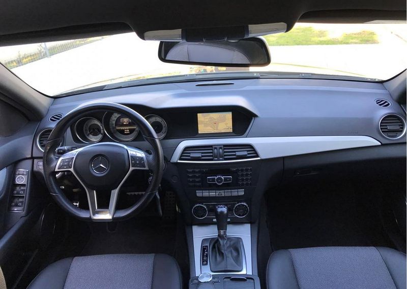 Mercedes-Benz C • 2012 • 83,000 km 4