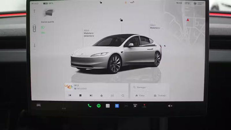 Tesla Model 3 • 2024 • 2,750 km 28