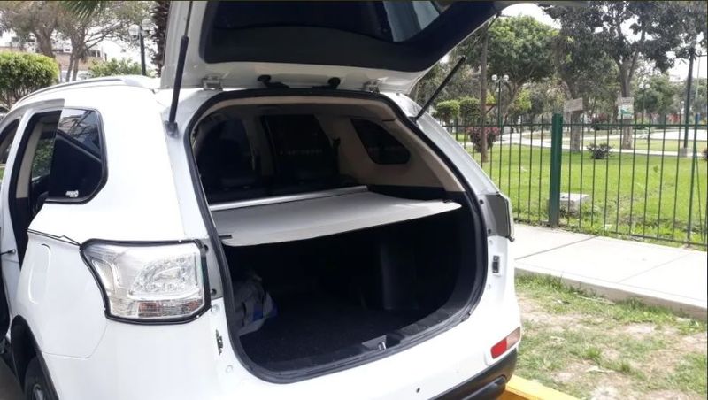 Mitsubishi Outlander • 2015 • 120,000 km 10