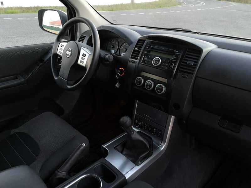 Nissan Navara • 2010 • 264,000 km 3