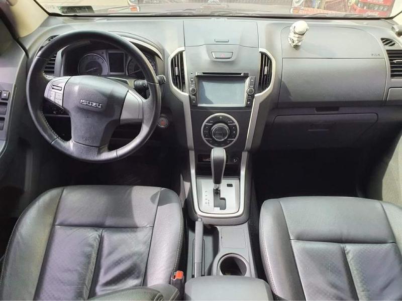 Isuzu MU-X • 2016 • 45,000 km 11