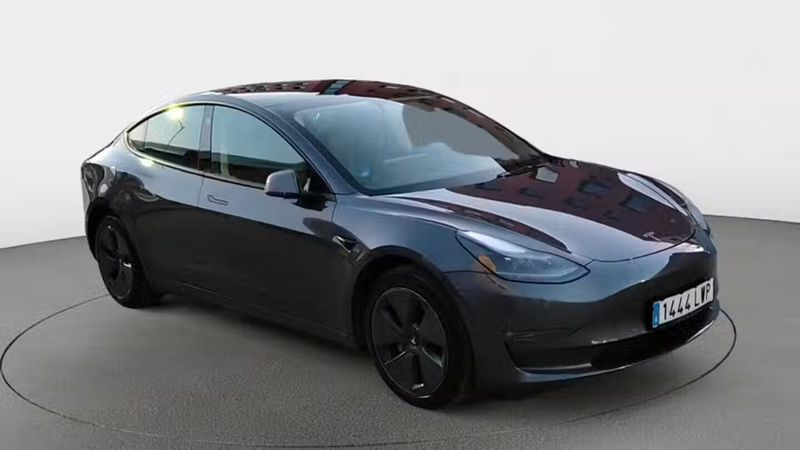 Tesla Model 3 • 2022 • 115,104 km 3