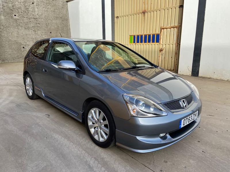 Honda Civic • 2006 • 152,000 km 1