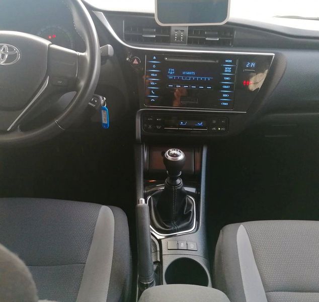 Toyota Auris • 2017 • 99,999 km 6