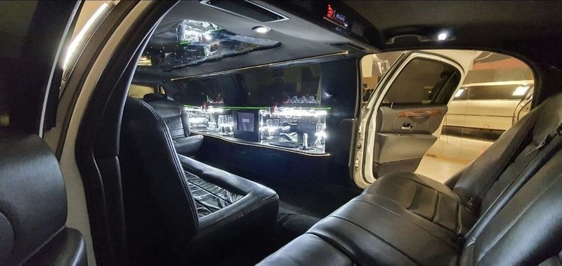 Lincoln LS • 2000 • 178,000 km 3