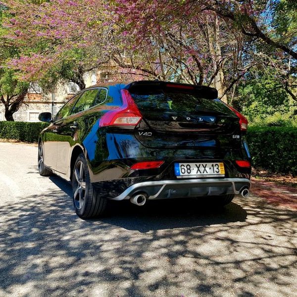 Volvo V40 • 2019 • 70,000 km 2