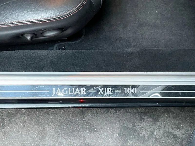 Jaguar XJR • 2002 • 97,500 km 8