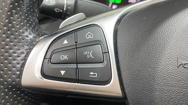 Mercedes-Benz C-Class • 2018 • 84,652 km 22