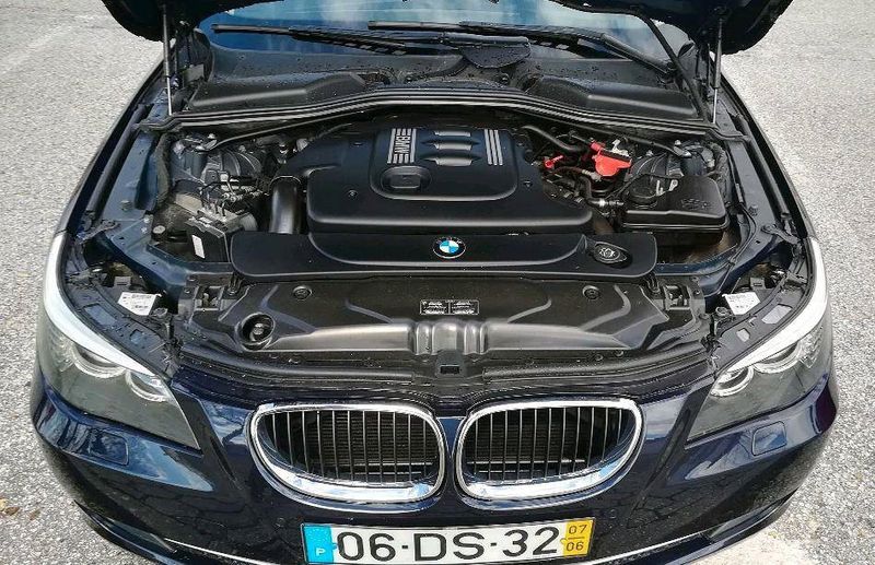 BMW M3 • 2007 • 200,000 km 2