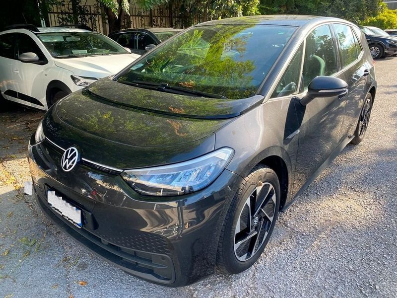 Volkswagen ID.4 • 2021 • 22,500 km 1